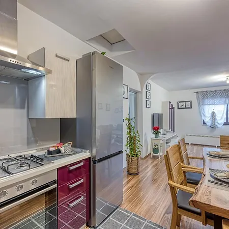 Suki Apartment