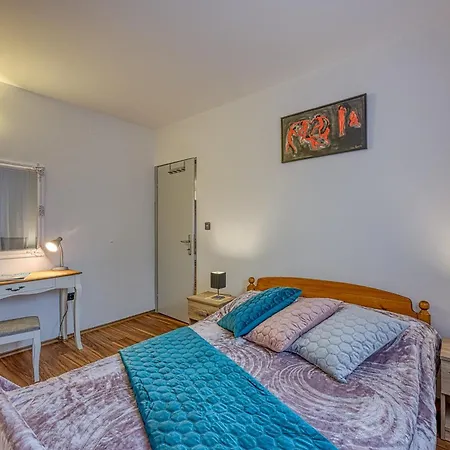 Suki Apartment *